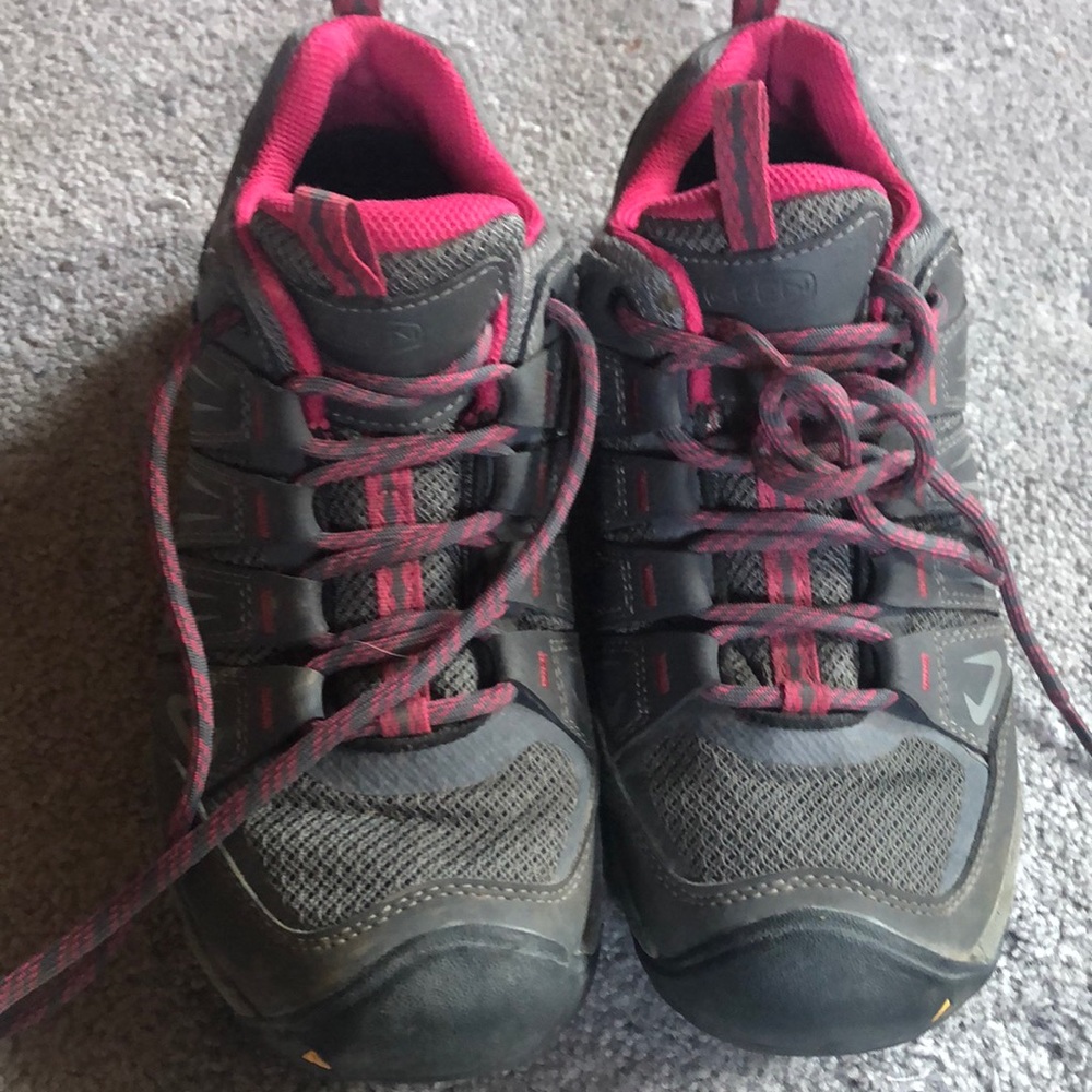 KEEN WOMEN'S OAKRIDGE LOW HIKING SHOES 8.5